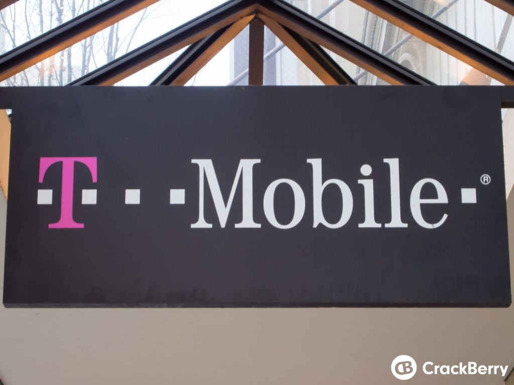 T-mobile introduced 2.2 million new clients in Q1 2016, revenue up 10%