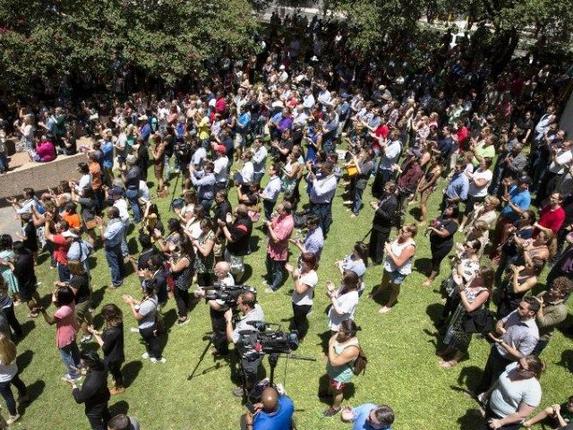 Five policemen killed by sniper at Dallas protest rally