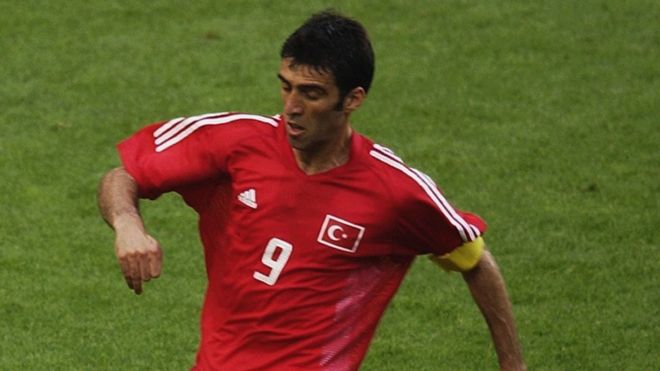 Turkey coup: Ex-footballer Hakan Sukur sought over Gulen links