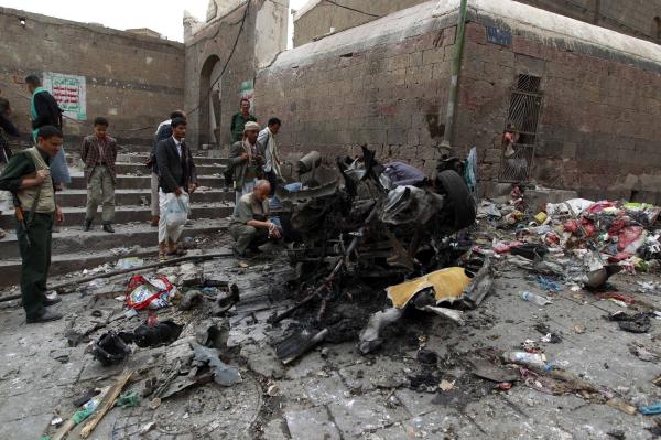 Saudis intercept missiles fired from Yemen as Kingdom continues bombings