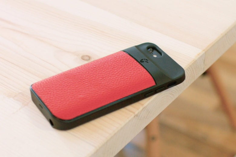 iXtra case brings more storage and battery life to iPhone