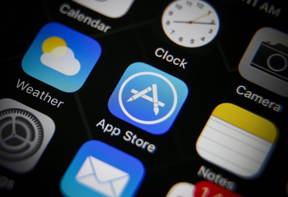 Apple App Store breaks record