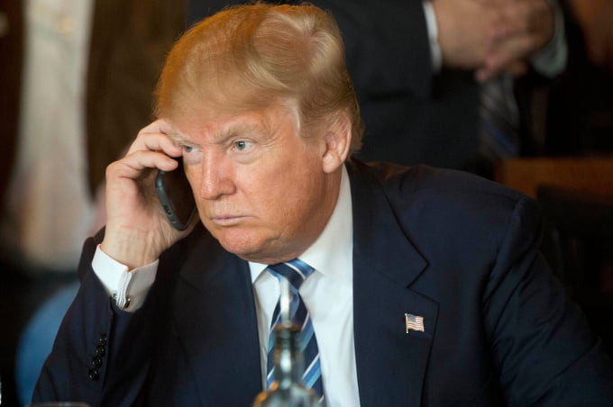 “Big league” change: Donald Trump substitutes his Android phone for a super-secure device