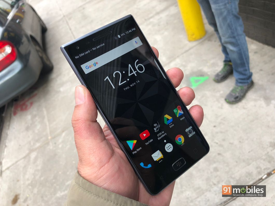 BlackBerry Motion in pictures