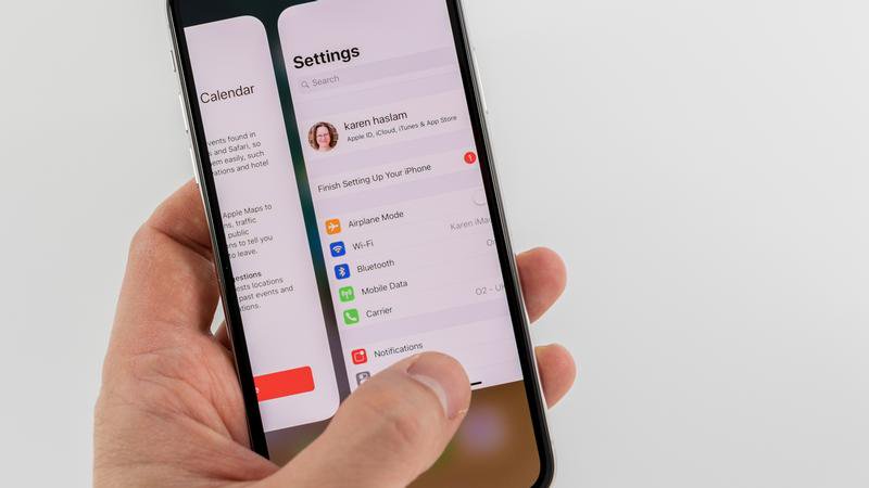 How to close apps on an iPhone X