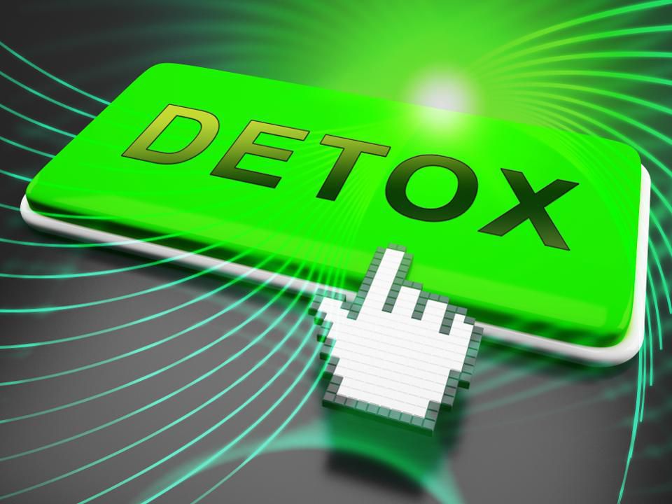 How To Do A January Detox With Tech: The Essentials For Your New Years Cleanse