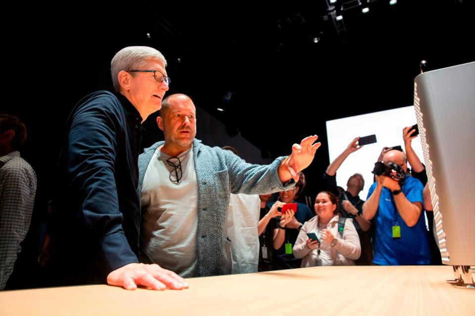 Apple Loop: New iPhone Leaks, Ugly Design Confirmed, Surprising MacBook Cancellation