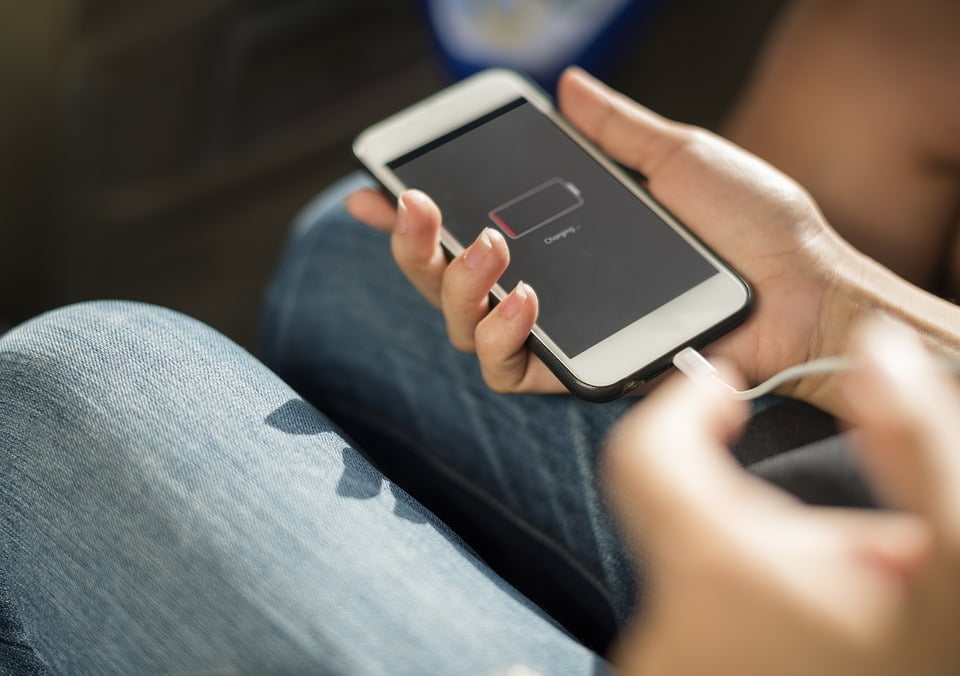 5 Mistakes People Make While Charging Their Mobile Phone
