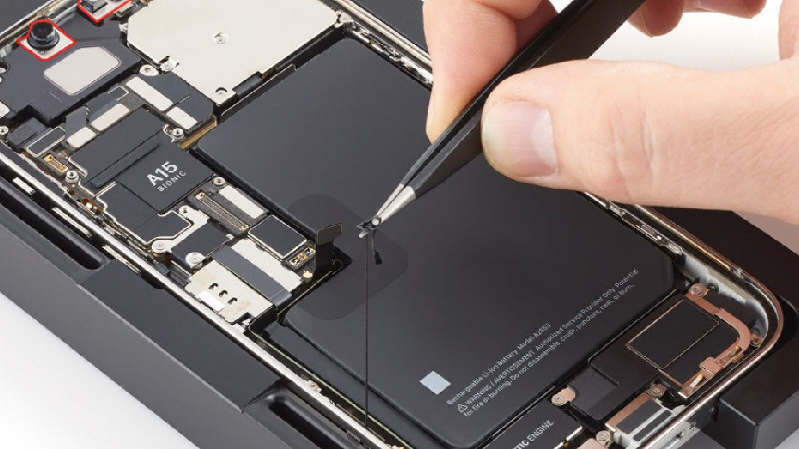 iPhone users can now repair their phone’s broken screen, damaged battery at home